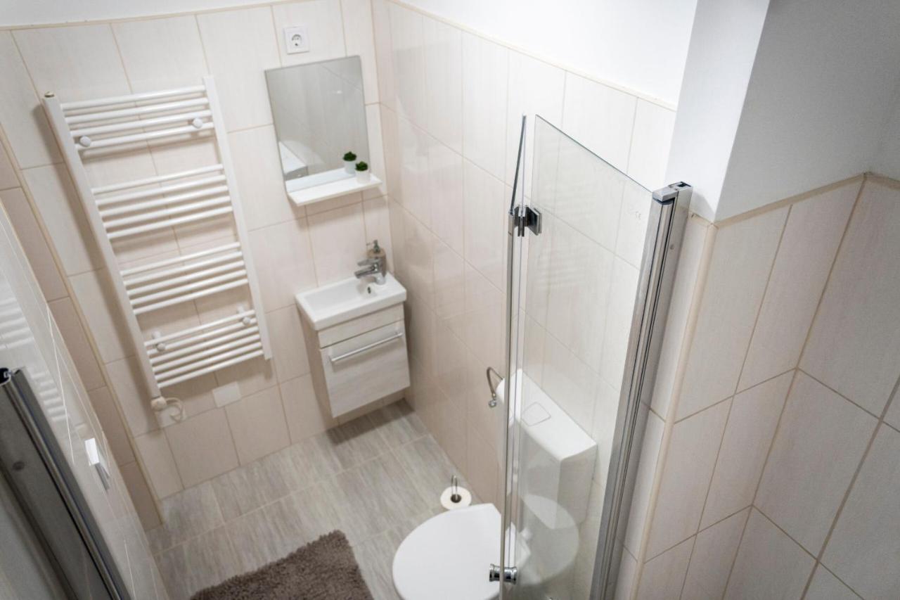 Kolibri Apartman - Mako Luaran gambar