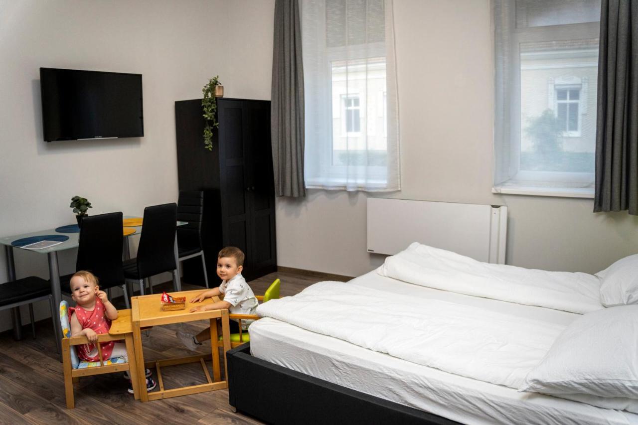 Kolibri Apartman - Mako Luaran gambar