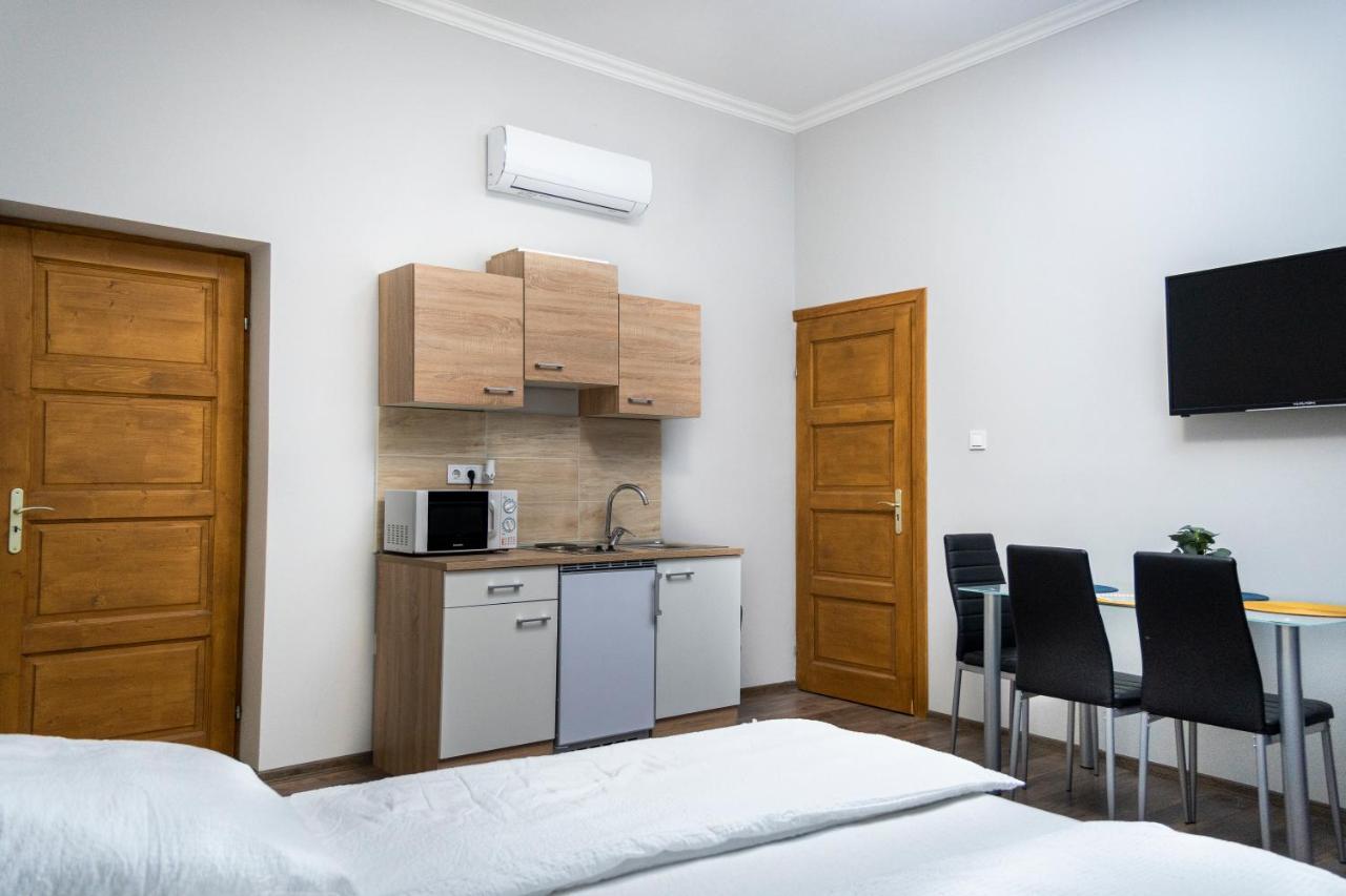 Kolibri Apartman - Mako Luaran gambar