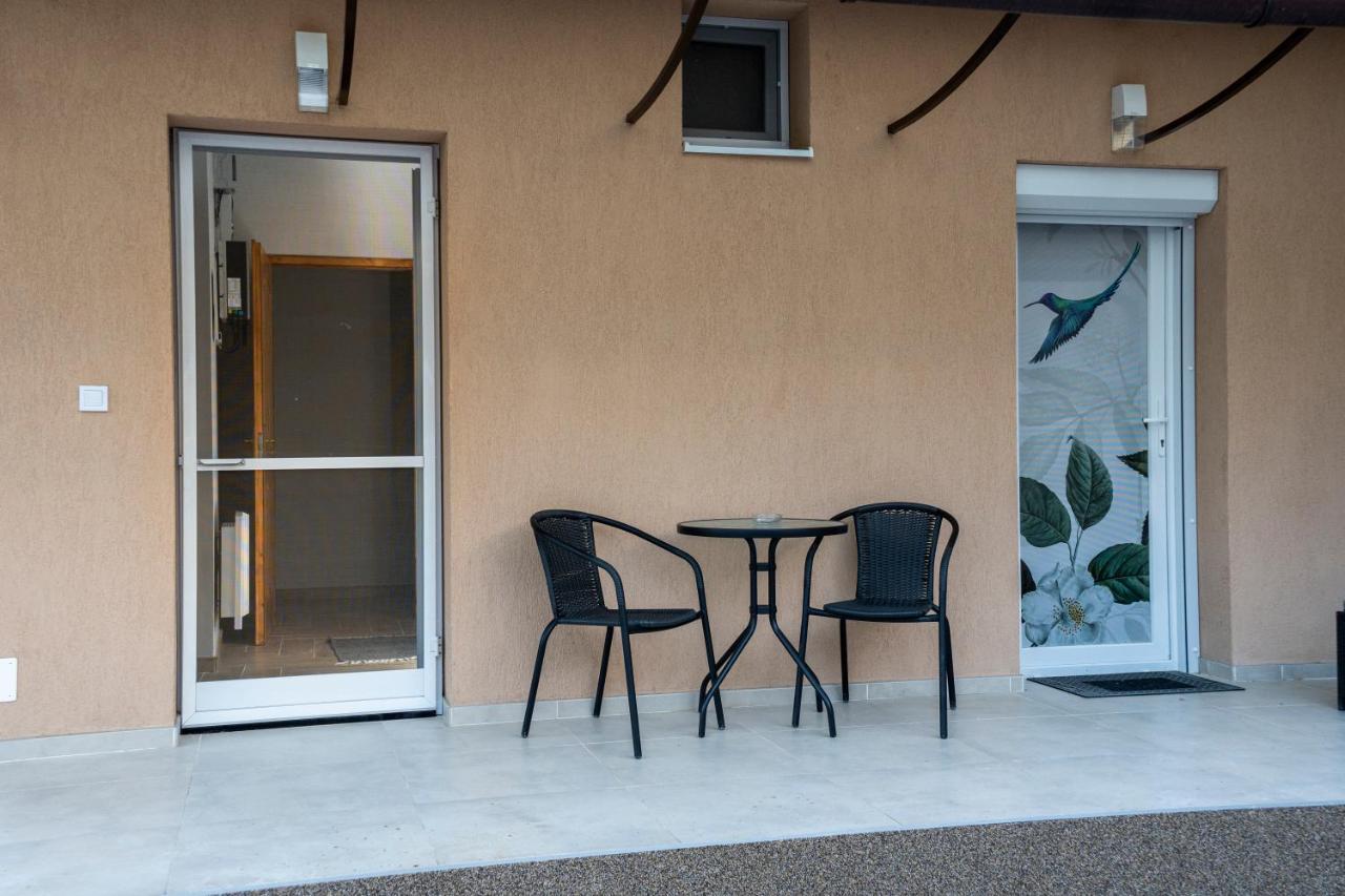 Kolibri Apartman - Mako Luaran gambar